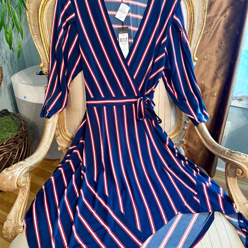 PATRIOTIC & SEXY BCBG MAXAZIRA WRAP DRESS! VERY SEXY! SIZE M FREE SHIPPING!